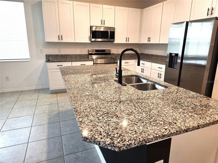 Image No.18-3 Bed House for sale