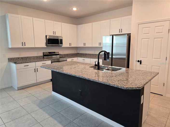 Image No.19-3 Bed House for sale