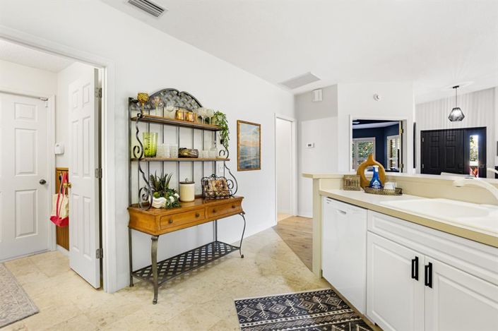 Image No.16-3 Bed Townhouse for sale