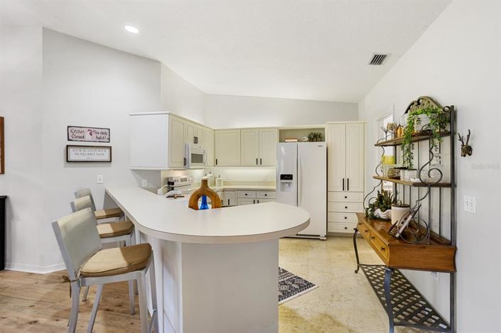 Image No.17-3 Bed Townhouse for sale