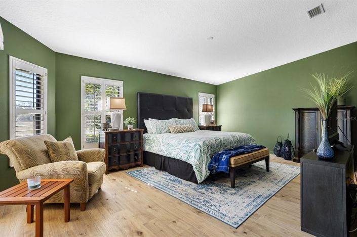 Image No.19-3 Bed Townhouse for sale