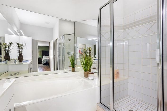 Image No.24-3 Bed Townhouse for sale