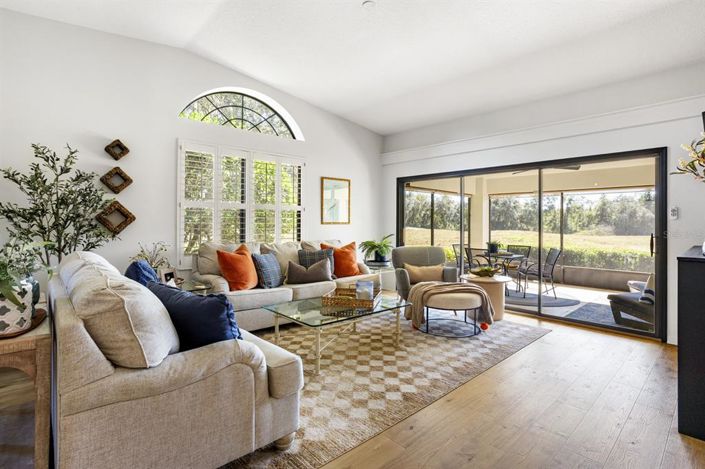 Image No.6-3 Bed Townhouse for sale