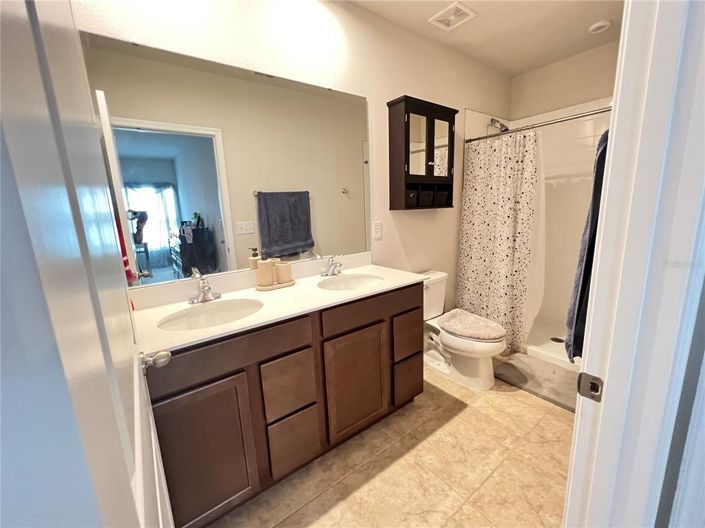 Image No.16-4 Bed House for sale