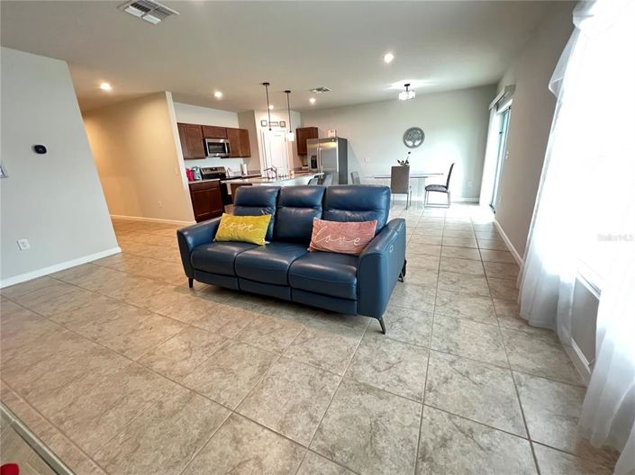 Image No.18-4 Bed House for sale