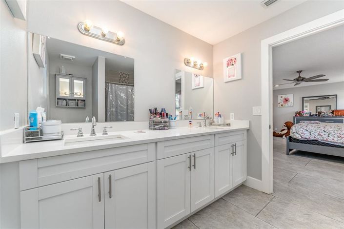 Image No.12-3 Bed House for sale