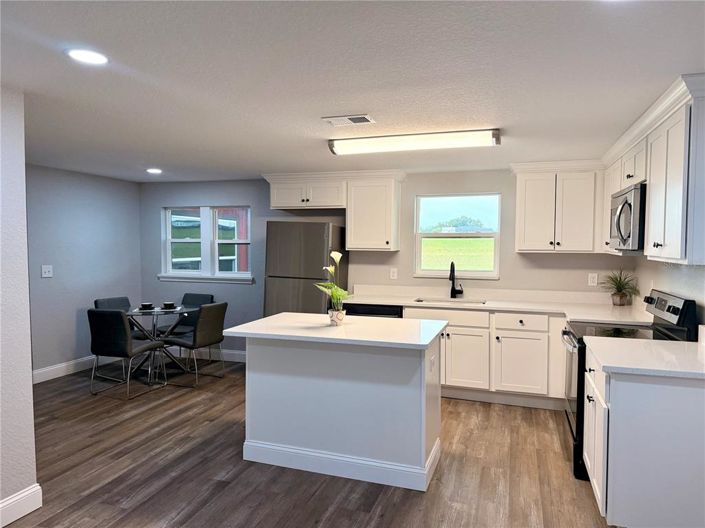 Image No.8-4 Bed House for sale