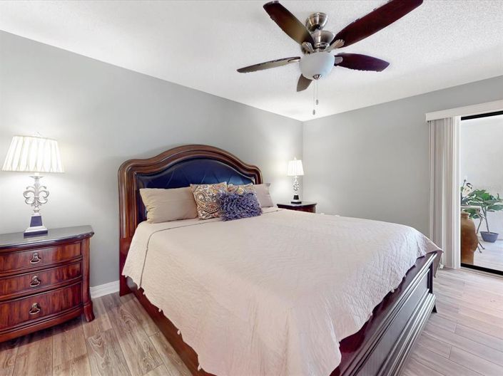 Image No.19-3 Bed Townhouse for sale