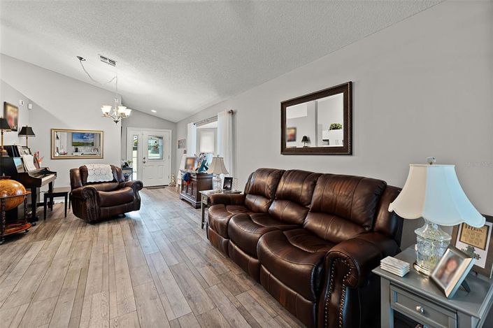 Image No.9-Maison de 4 chambres à vendre à Saint John