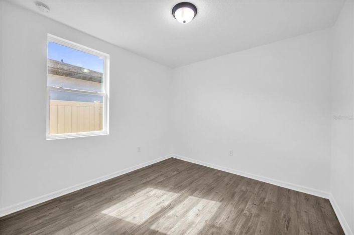 Image No.18-3 Bed House for sale