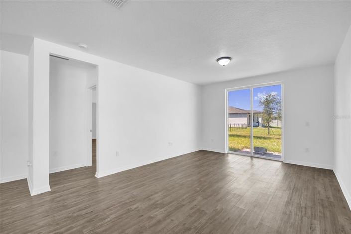 Image No.6-3 Bed House for sale