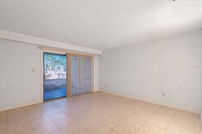 Image No.10-2 Bed Townhouse for sale