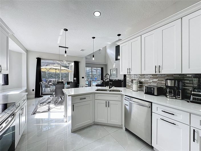 Image No.14-6 Bed House for sale