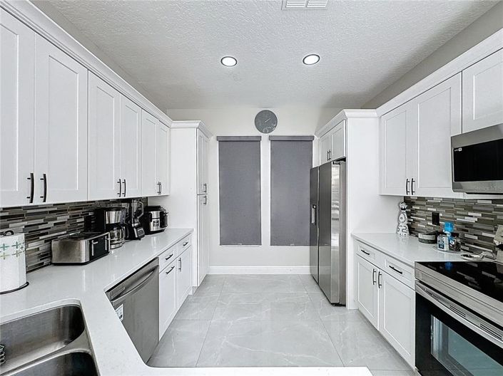 Image No.15-6 Bed House for sale