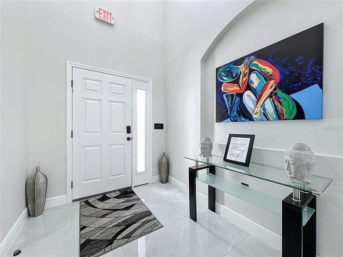 Image No.4-6 Bed House for sale