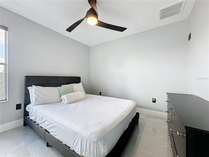 Image No.50-6 Bed House for sale