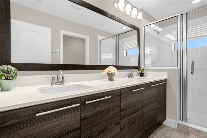 Image No.11-4 Bed House for sale