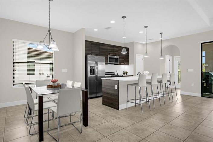 Image No.25-4 Bed House for sale