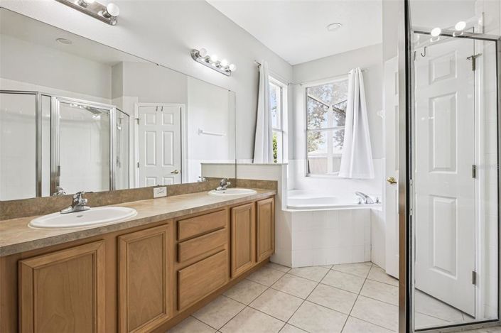 Image No.12-4 Bed House for sale