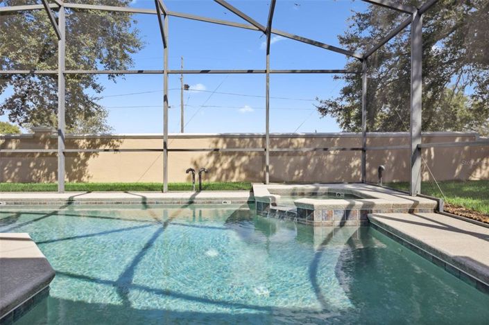 Image No.19-4 Bed House for sale