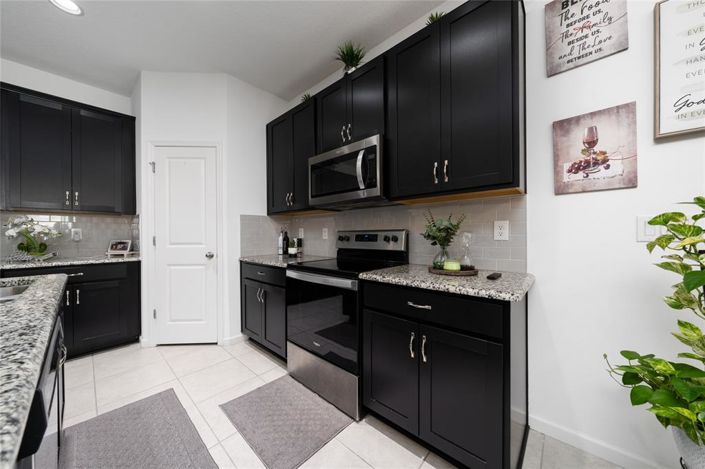 Image No.17-4 Bed House for sale