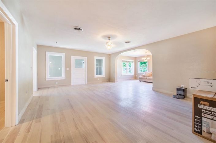 Image No.13-4 Bed House for sale