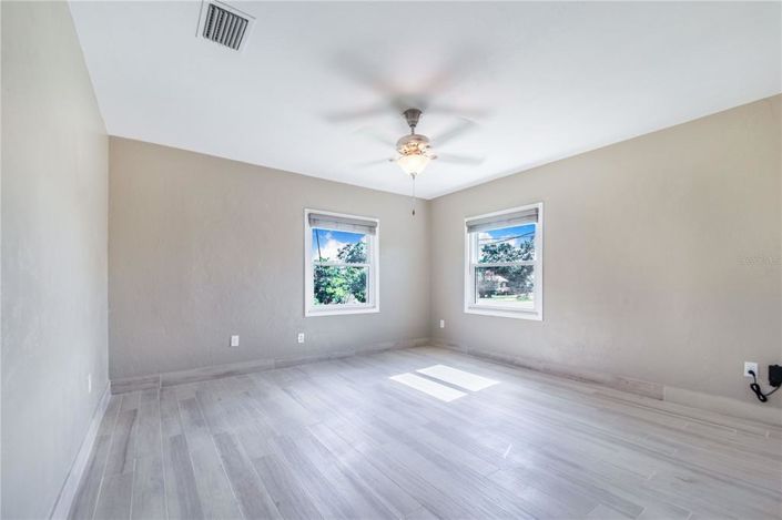 Image No.17-4 Bed House for sale