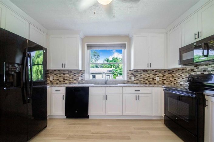 Image No.21-4 Bed House for sale