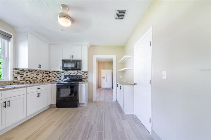 Image No.22-4 Bed House for sale