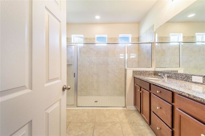 Image No.17-4 Bed House for sale