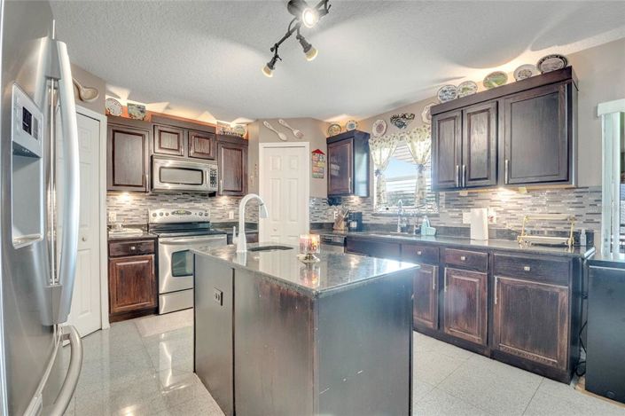 Image No.14-4 Bed House for sale