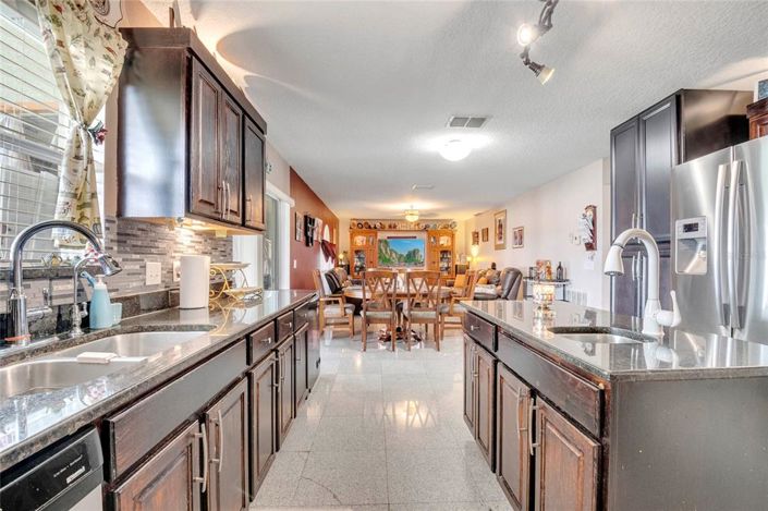 Image No.16-4 Bed House for sale