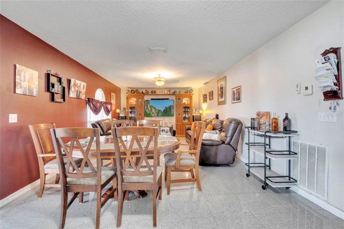 Image No.18-4 Bed House for sale