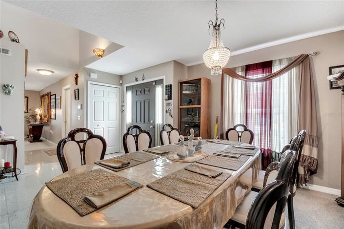 Image No.6-4 Bed House for sale