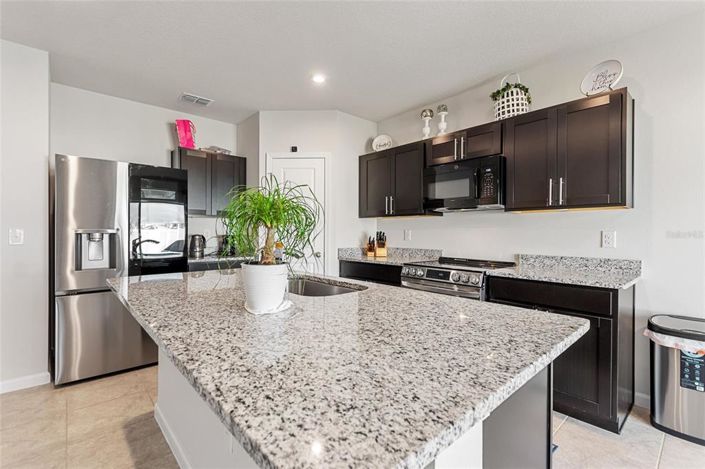 Image No.9-3 Bed House for sale