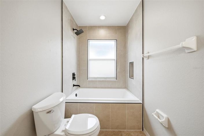 Image No.10-3 Bed House for sale