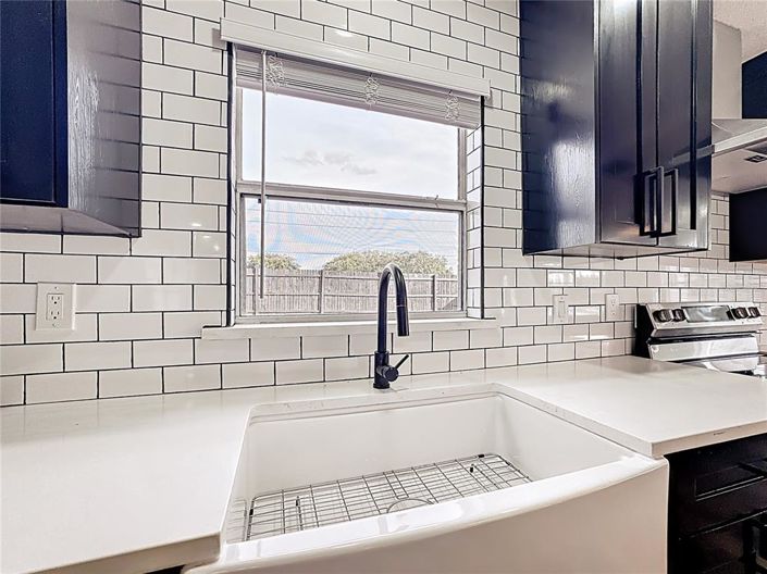 Image No.16-5 Bed House for sale