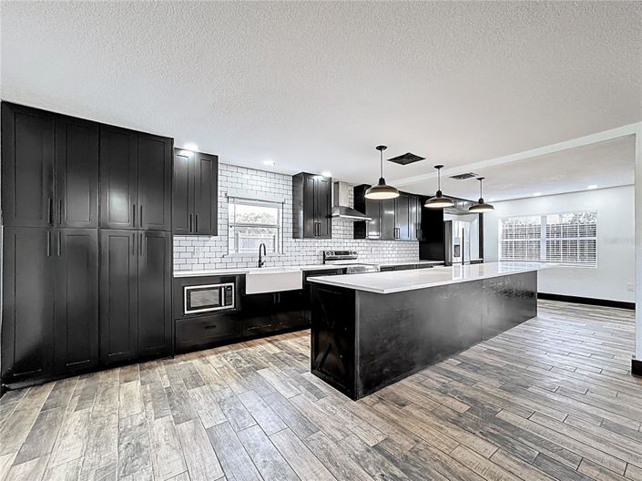 Image No.19-5 Bed House for sale