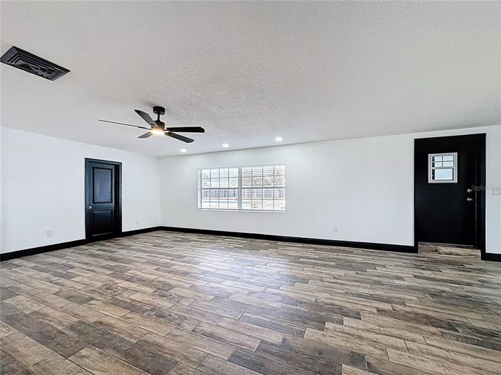 Image No.21-5 Bed House for sale