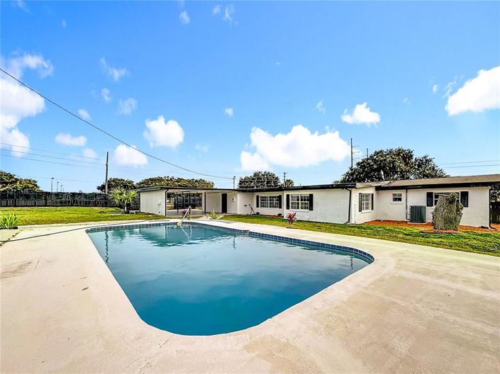 Image No.44-5 Bed House for sale