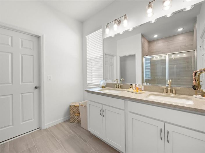 Image No.26-3 Bed House for sale