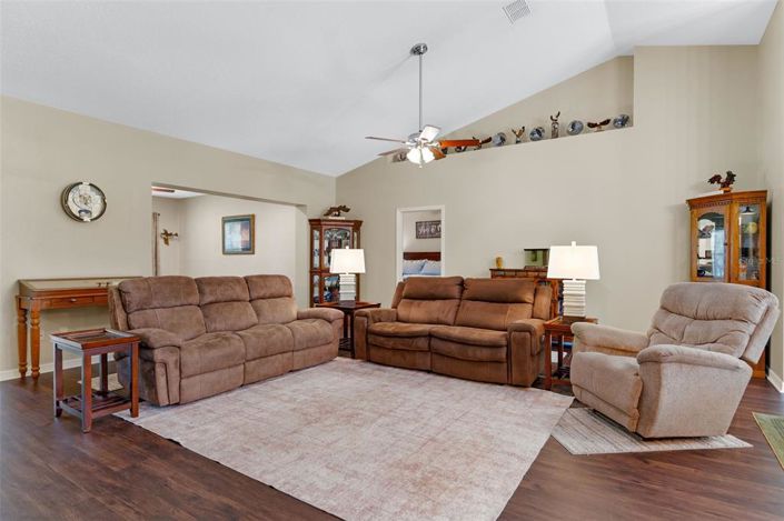 Image No.5-3 Bed House for sale