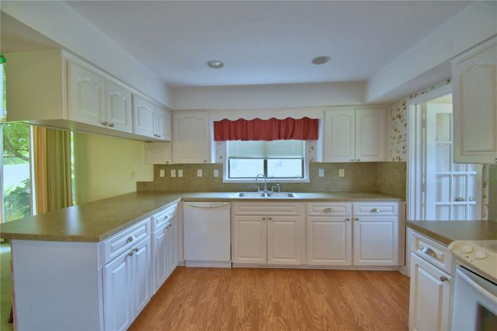 Image No.15-2 Bed House for sale