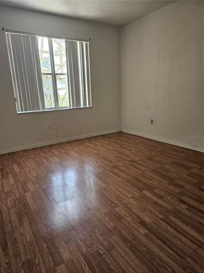 Image No.10-4 Bed House for sale