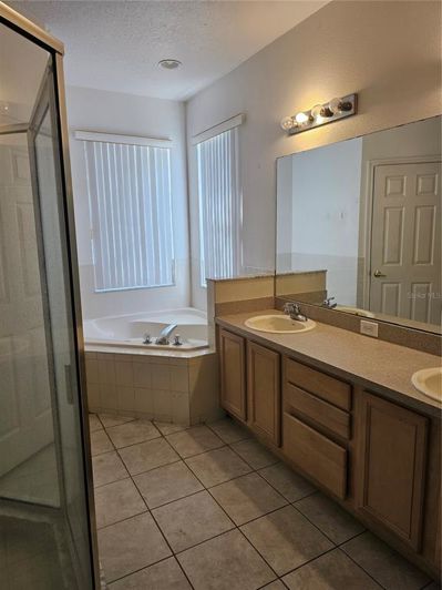 Image No.12-4 Bed House for sale