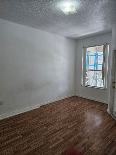 Image No.14-4 Bed House for sale