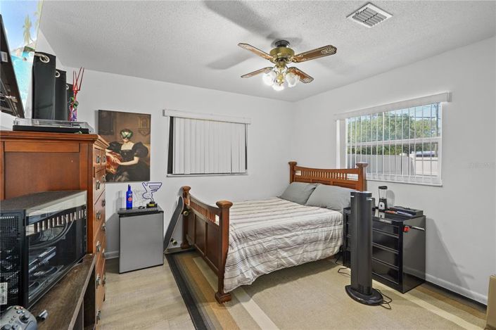 Image No.9-3 Bed House for sale