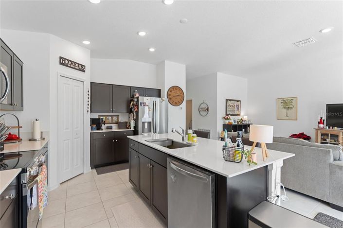 Image No.8-4 Bed House for sale