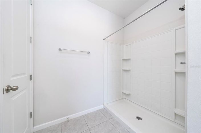 Image No.16-4 Bed House for sale