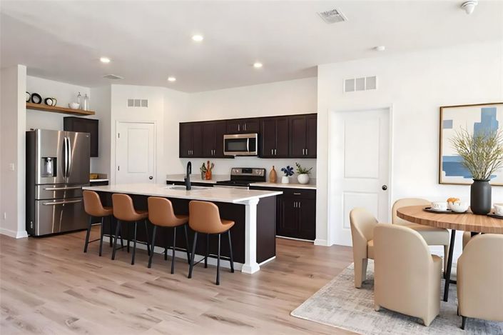 Image No.2-4 Bed House for sale